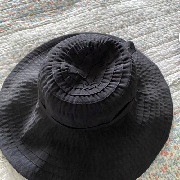 Gorgeous black sun ☀️ hat - Picture 3 of 5